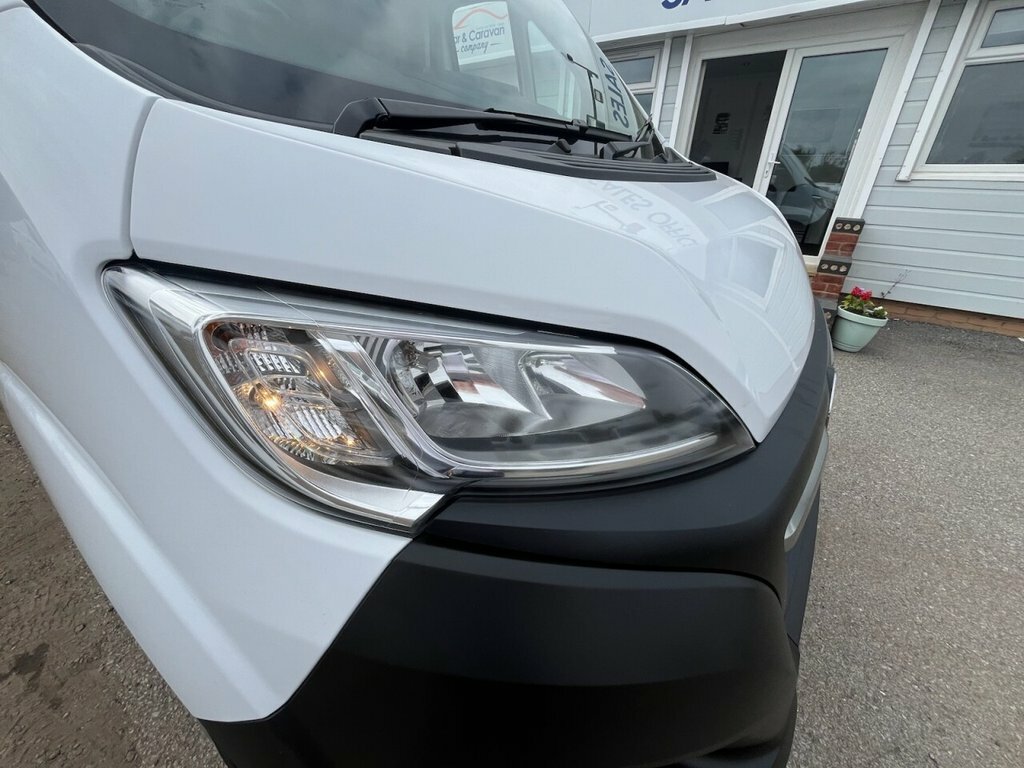 Vauxhall Movano 2.2L Prime White #6
