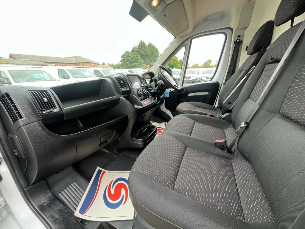 Vauxhall Movano Prime White #18