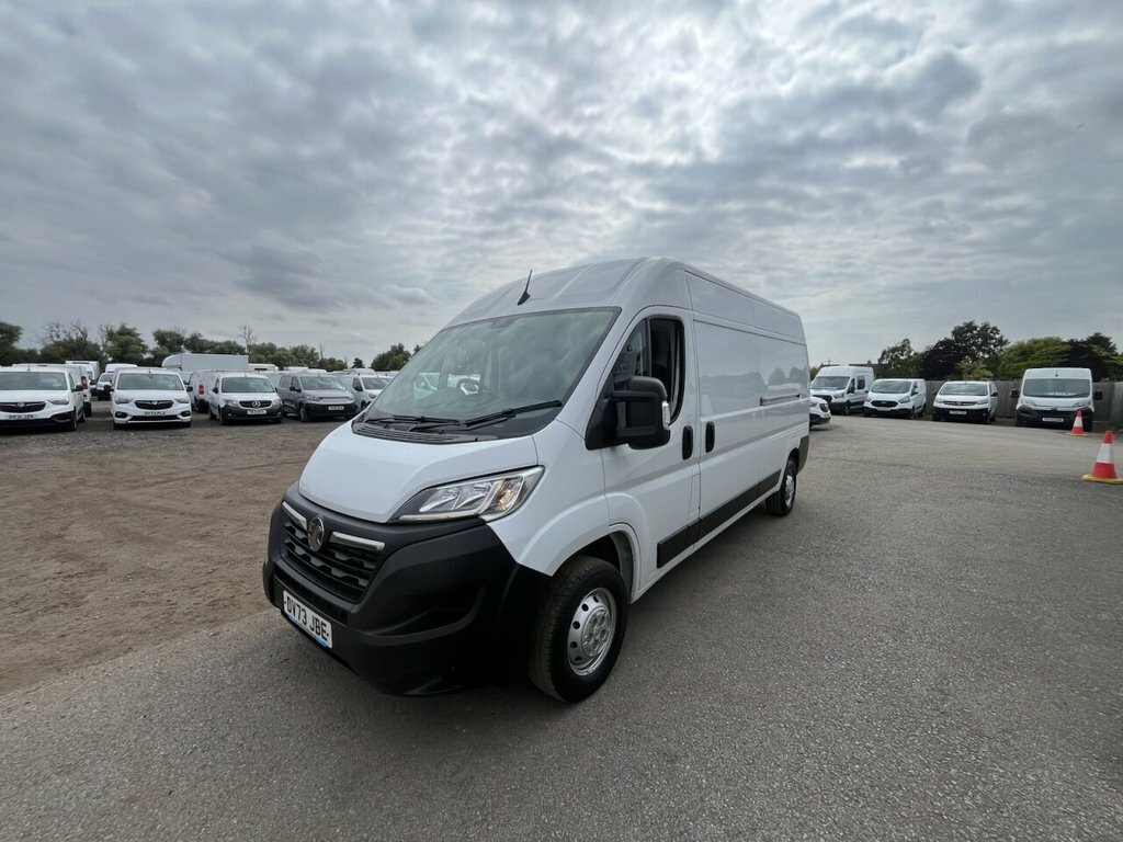 Vauxhall Movano 2.2L Prime White