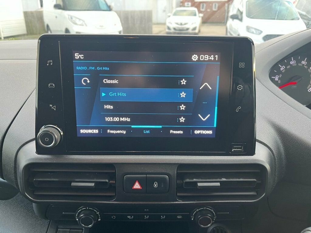 Peugeot Partner 1.5 Bluehdi 1000 Asphalt Standar... White #31