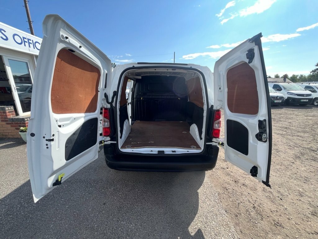 Peugeot Partner 1.5 Bluehdi 1000 Asphalt Standar... White #13