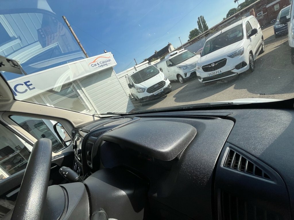 Vauxhall Movano 2.2 Turbo D 140Ps H2 Van Dynamic White #17