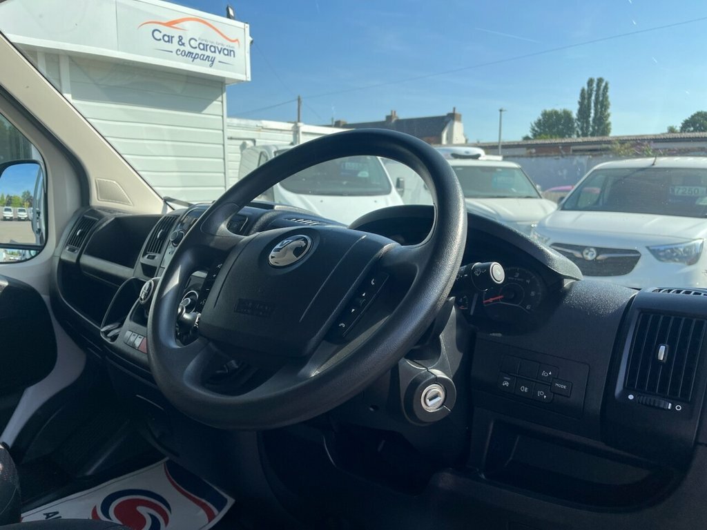 Vauxhall Movano 2.2 Turbo D 140Ps H2 Van Dynamic White #21