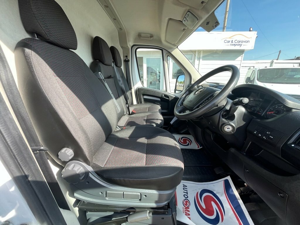Vauxhall Movano 2.2 Turbo D 140Ps H2 Van Dynamic White #19