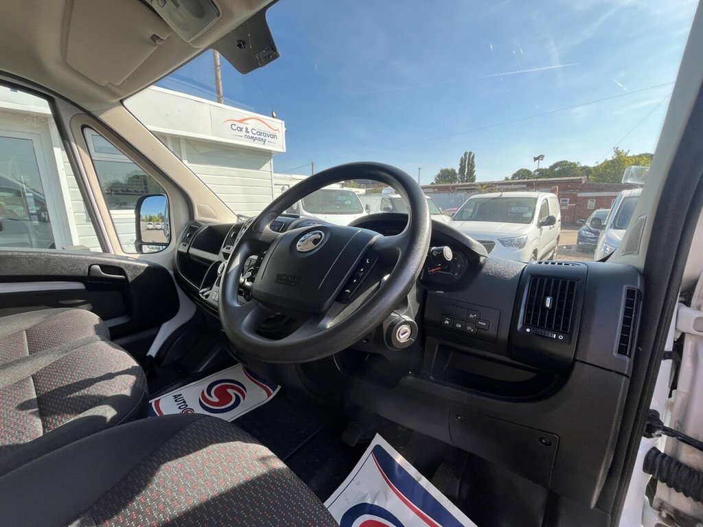 Vauxhall Movano 2.2 Turbo D 140Ps H2 Van Dynamic White #18