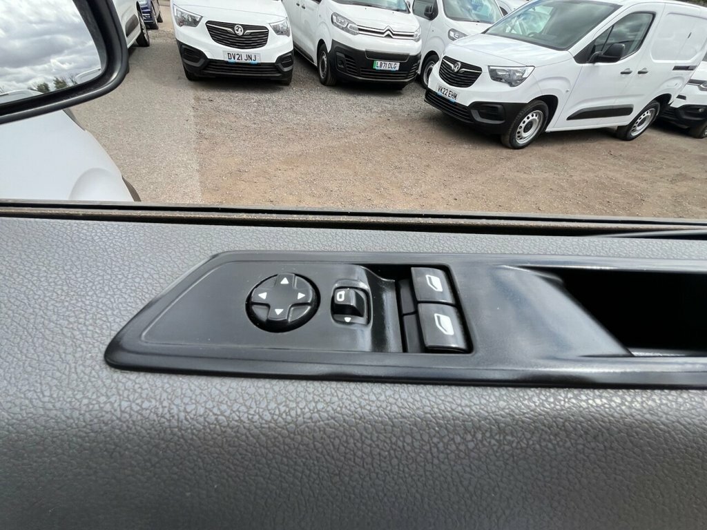 Peugeot Expert Mpv White #17