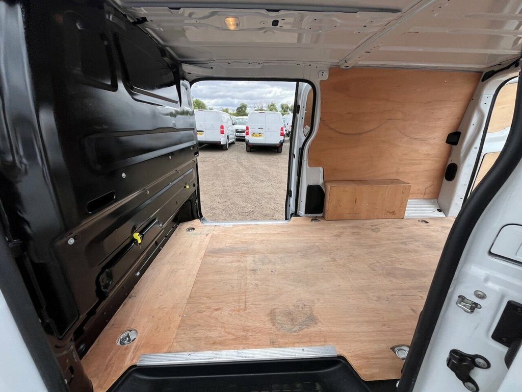 Peugeot Expert Mpv White #11