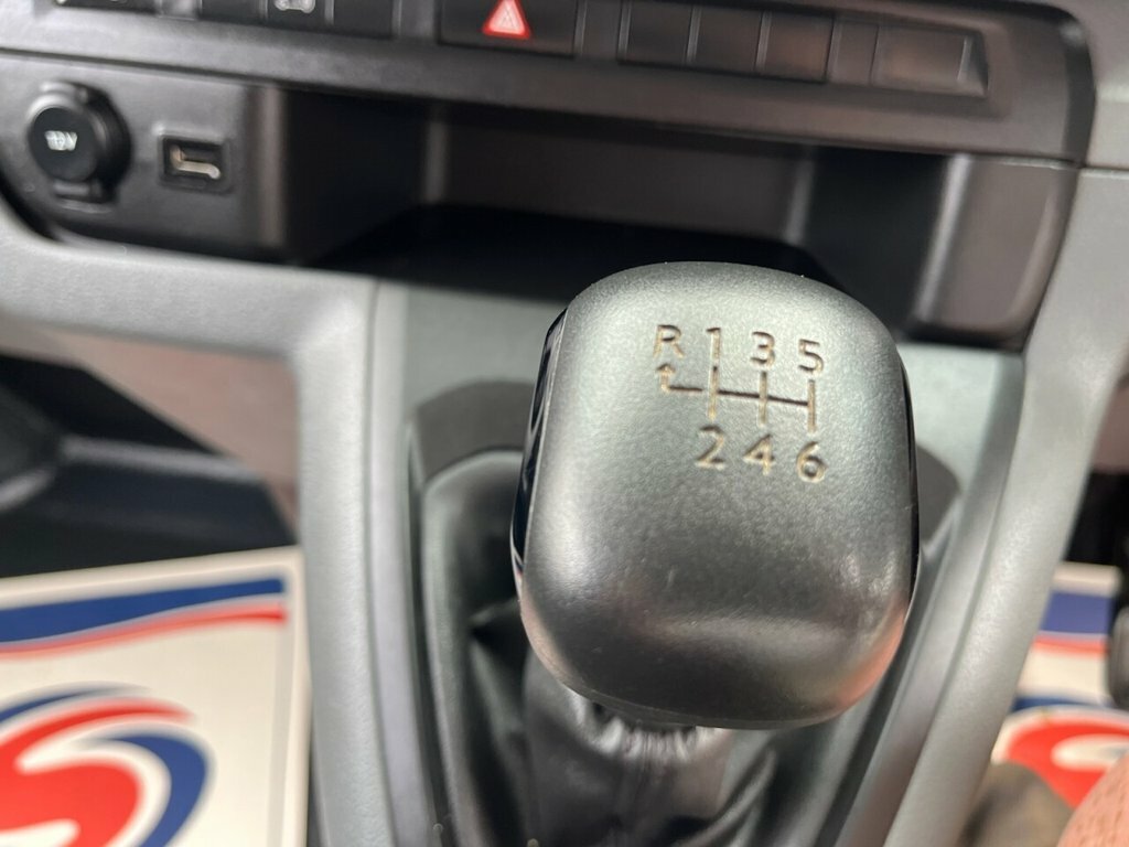 Peugeot Expert Mpv White #34