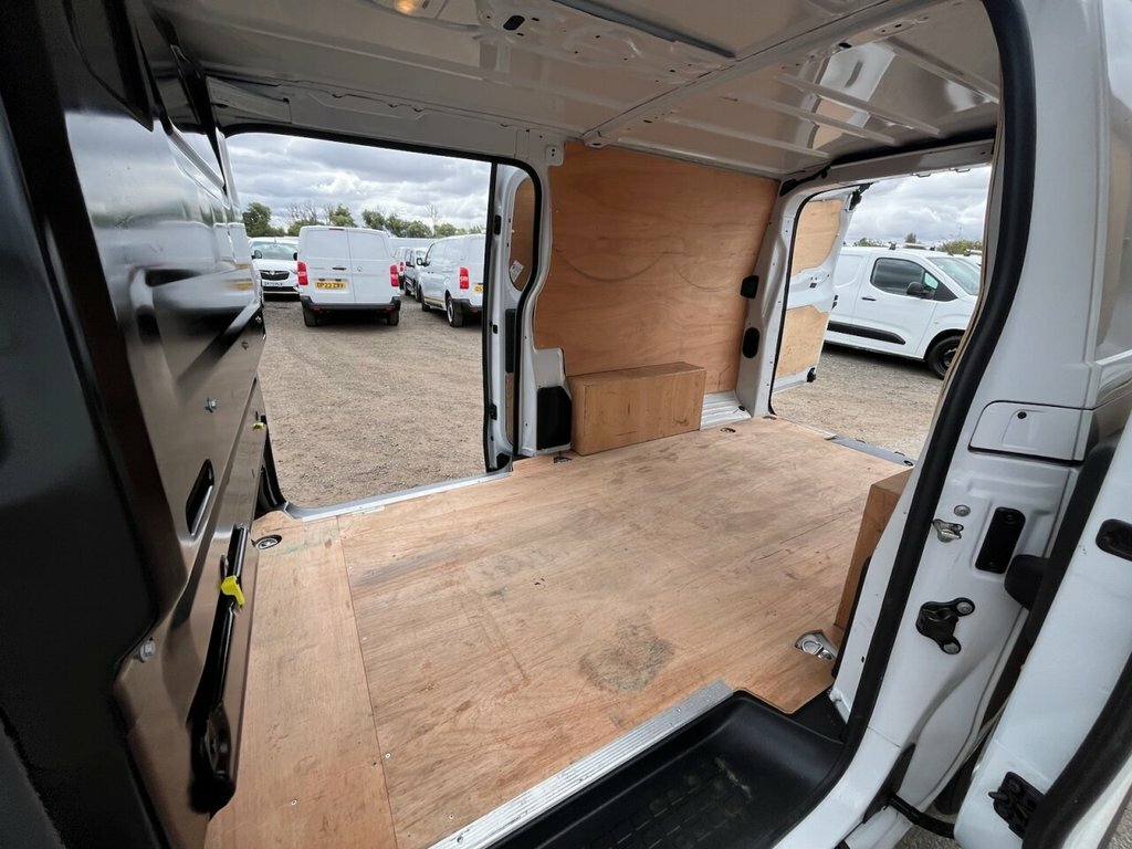 Peugeot Expert Mpv White #10
