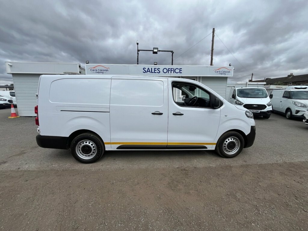 Vauxhall Vivaro 1.5L Dynamic 6Dr White #4