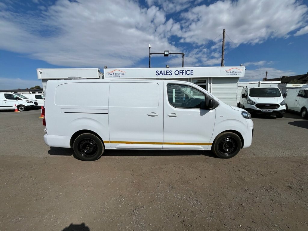 Vauxhall Vivaro 2L Pro 6Dr White #2
