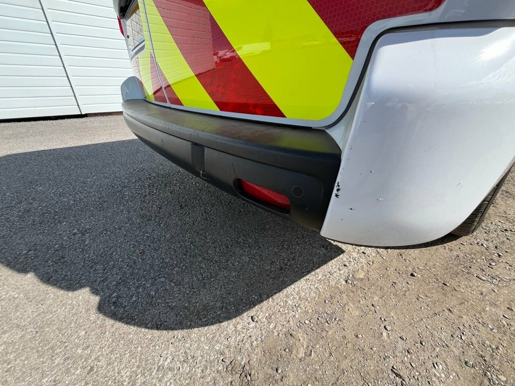 Vauxhall Vivaro 2L Pro 6Dr White #6