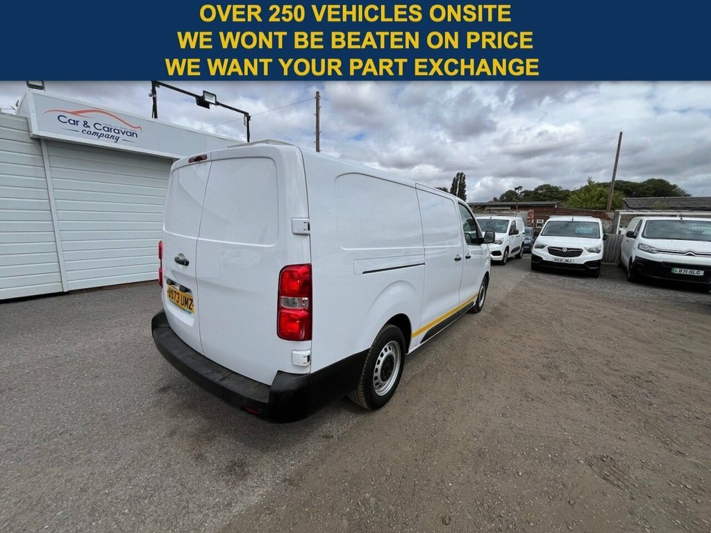 Vauxhall Vivaro 2L Prime 6Dr White