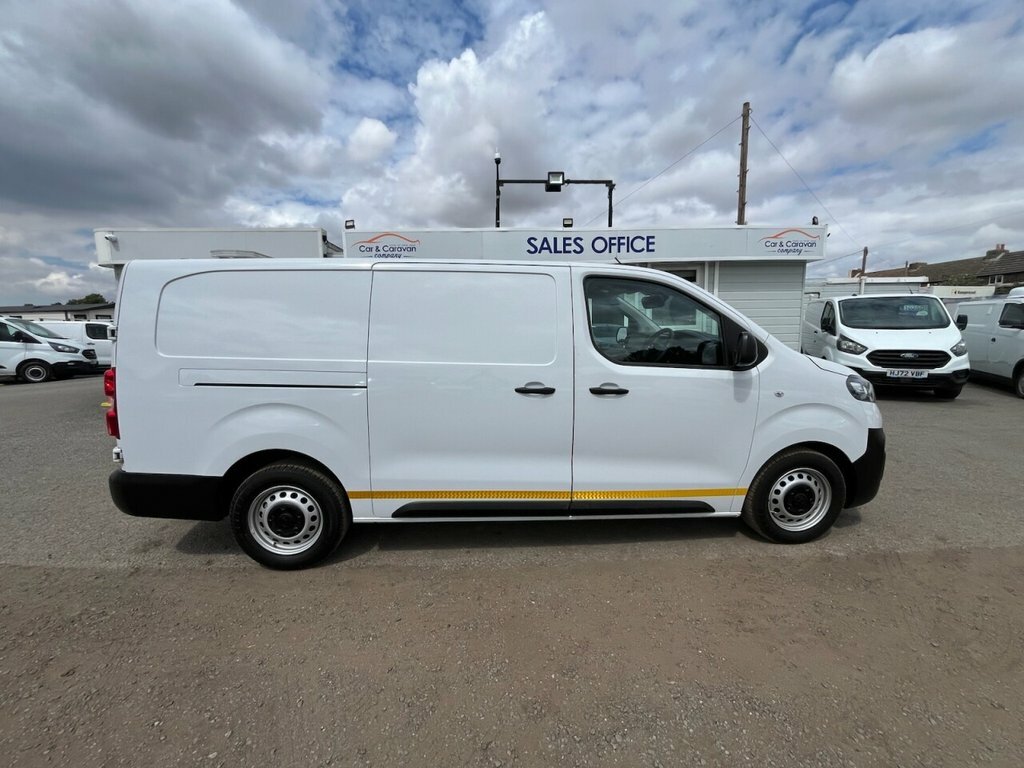Vauxhall Vivaro 2L Prime 6Dr White #2