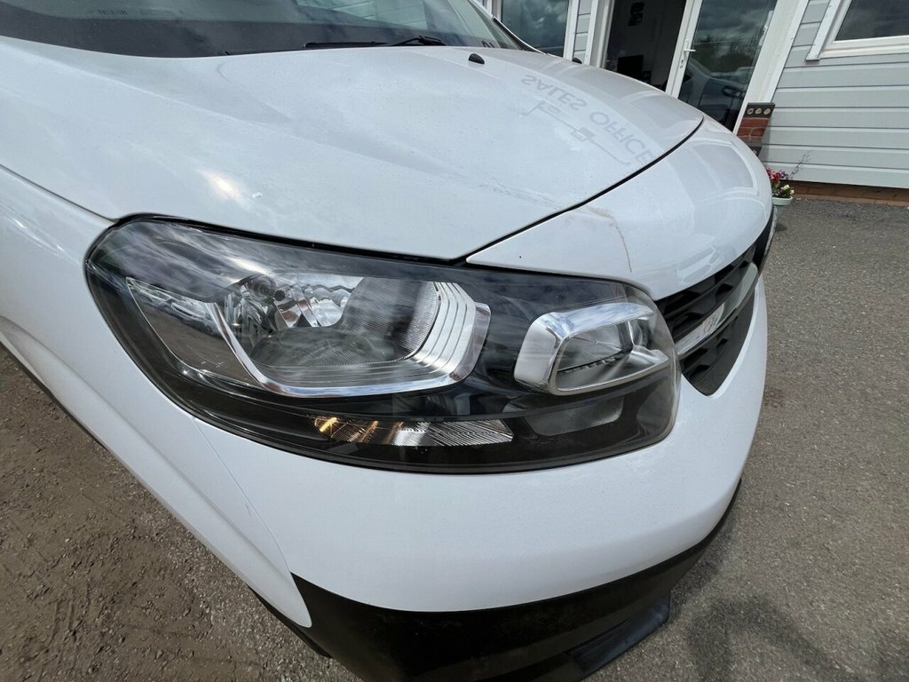 Vauxhall Vivaro 2L Prime 6Dr White #4