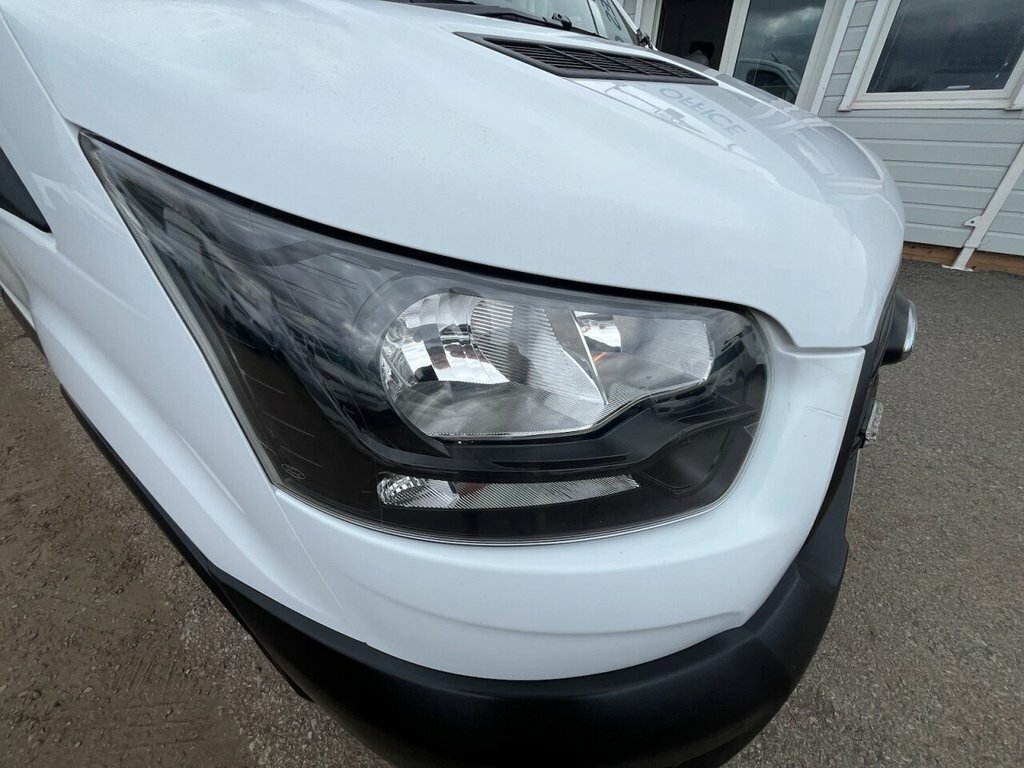 Ford Transit Custom 2L Leader White #2