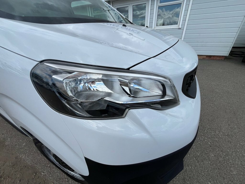 Peugeot Expert 1.5L S Premium 6Dr White #3