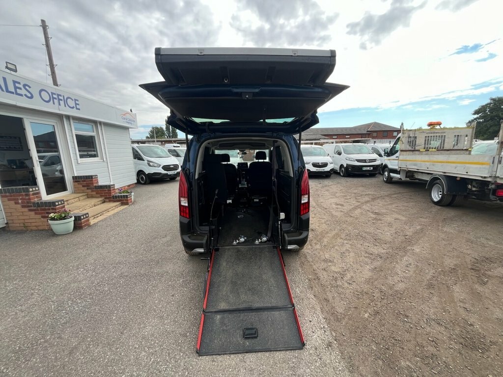 Peugeot Rifter 1.5L Allure Blue #5