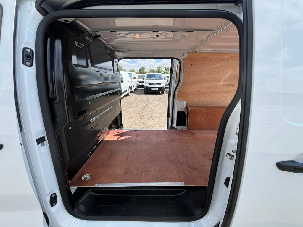 Vauxhall Vivaro 2900 1.5D 100Ps Prime H1 Van White #16