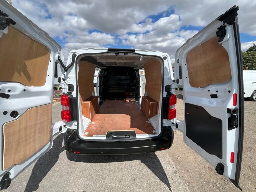 Vauxhall Vivaro 2900 1.5D 100Ps Prime H1 Van White #13