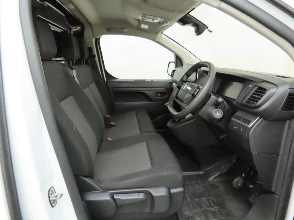 Vauxhall Vivaro 1.5 Turbo D 2900 Prime Panel Van 6Dr White #10