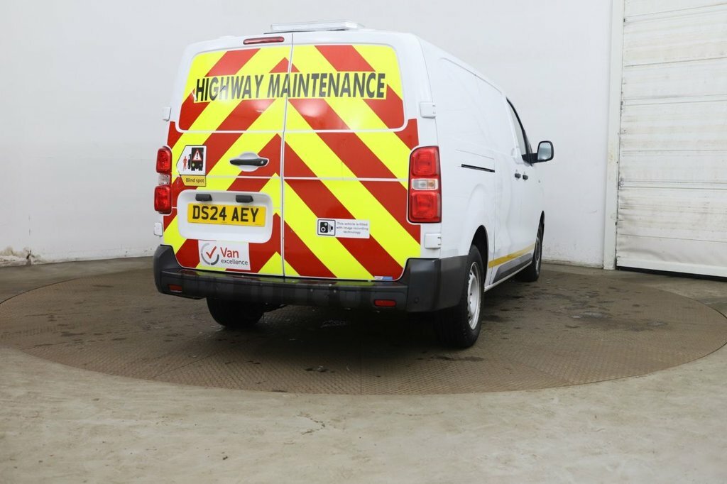 Vauxhall Vivaro 2L Prime 6Dr White #5