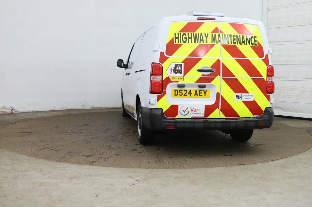 Vauxhall Vivaro 2L Prime 6Dr White #3