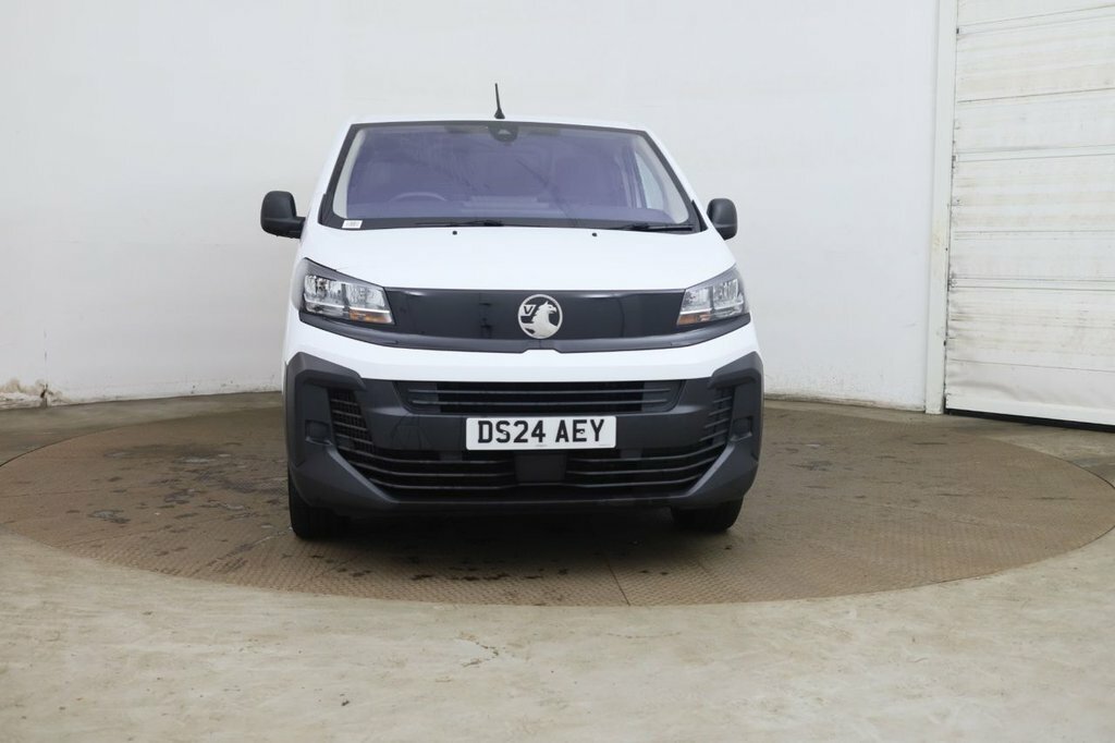 Vauxhall Vivaro 2L Prime 6Dr White #2