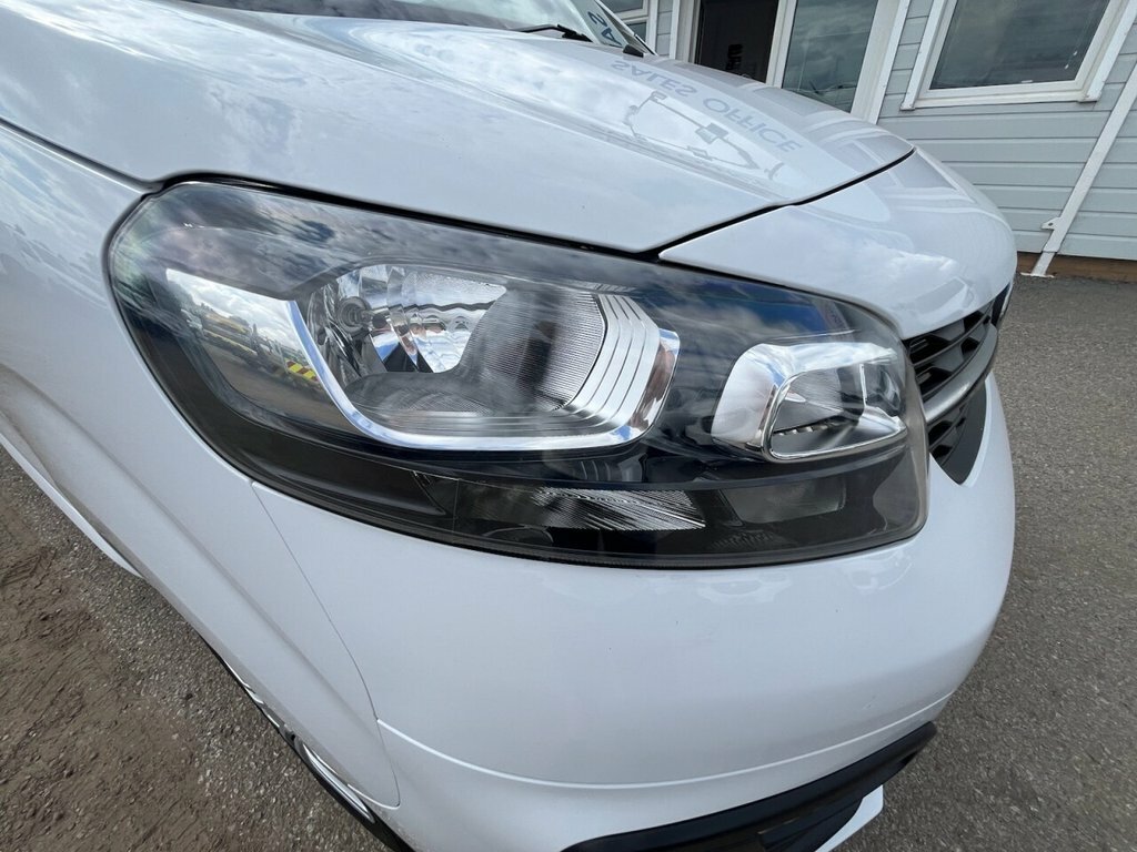 Vauxhall Vivaro 1.5L Pro 6Dr White #6