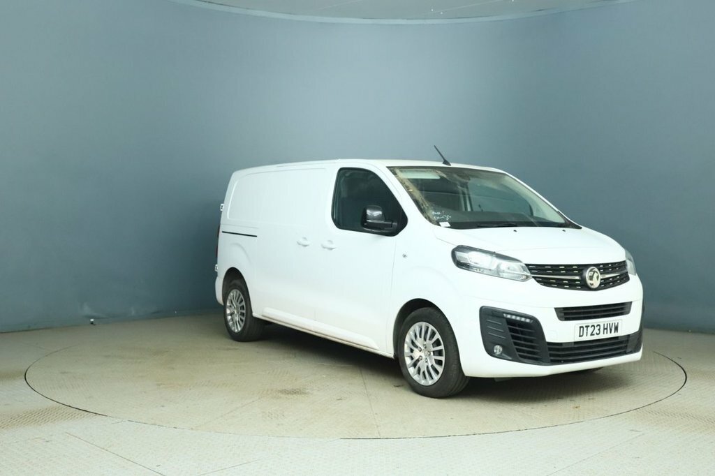 Vauxhall Vivaro 1.5L Pro 6Dr White