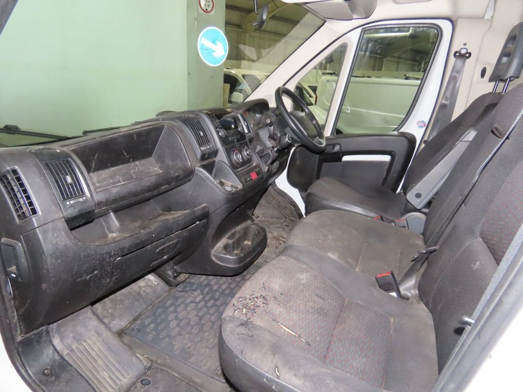 Peugeot Boxer Boxer Luton 0.0 White #10