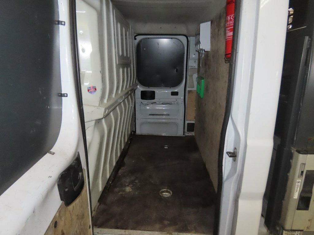 Peugeot Boxer 2L Built For Business White #5