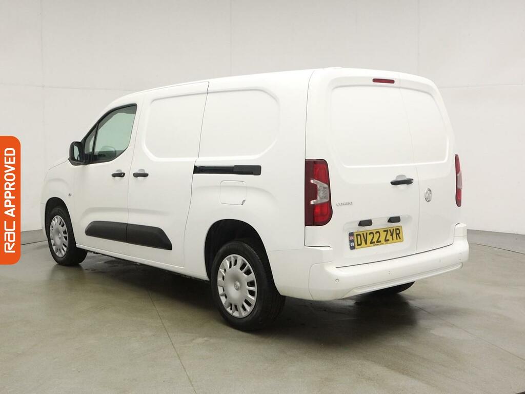 Vauxhall Combo 1.5 Turbo D 2300 Sportive Panel Van 6Dr Man White #4