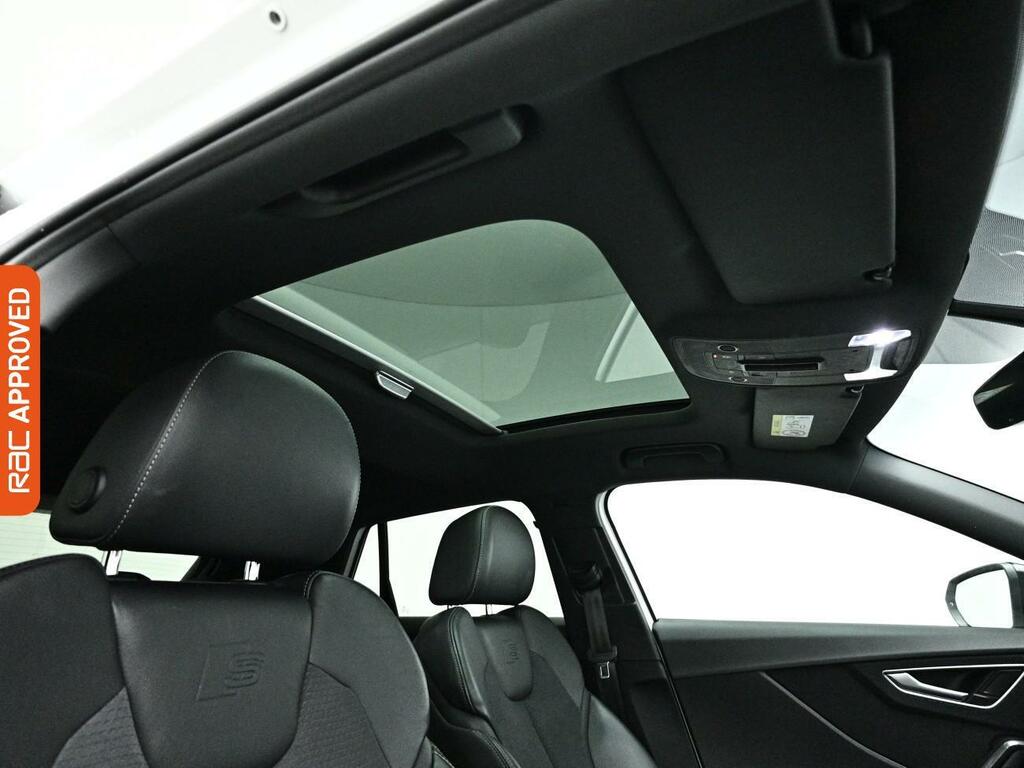 Audi Q2 1.5 Tfsi Cod 35 Black Edition Suv S Tro WO21BPE White #3