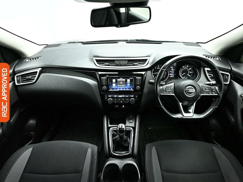 Nissan Qashqai 1.3 Dig-t Acenta Premium Suv Eur VL19LFK Black #2