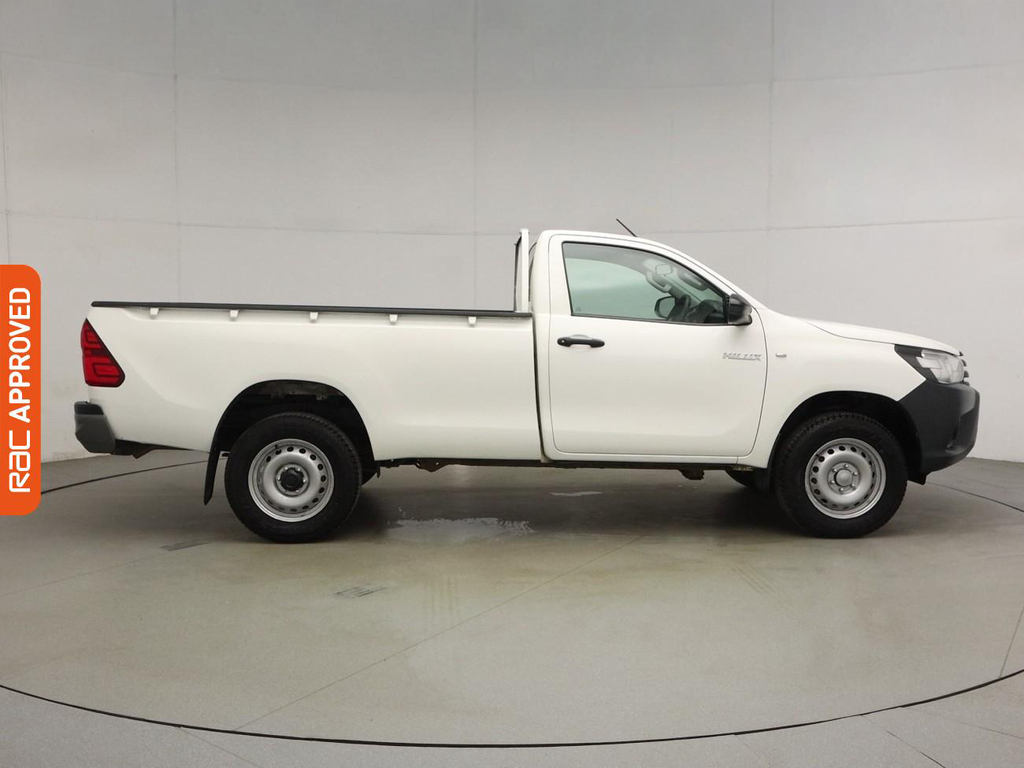 Toyota HILUX 2.4 D-4d Active Narrow Body Pickup Manu SL70EYG White #4
