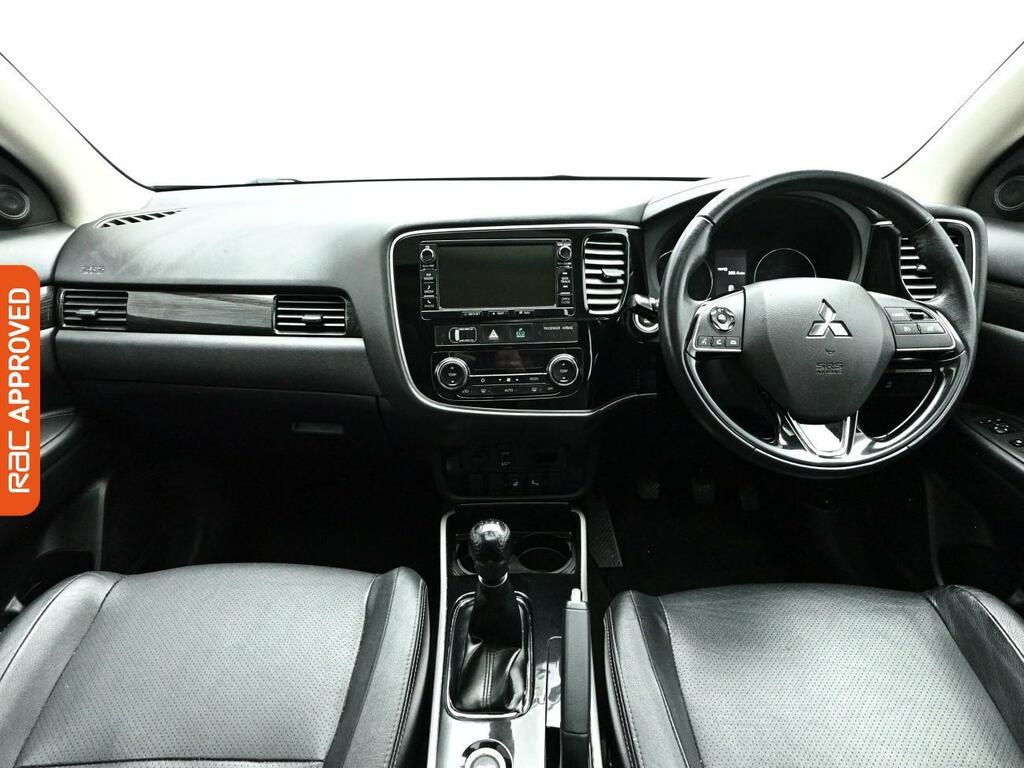 Mitsubishi Outlander 2.2 Di-d 4 Suv 4Wd Euro 6 Ss White #2