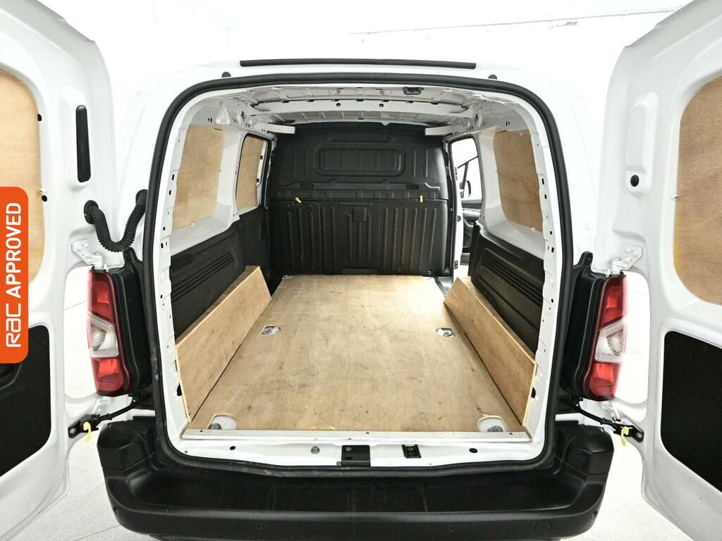 Peugeot E-Partner 800 50Kwh Professional Premium Standard Panel Van White #3