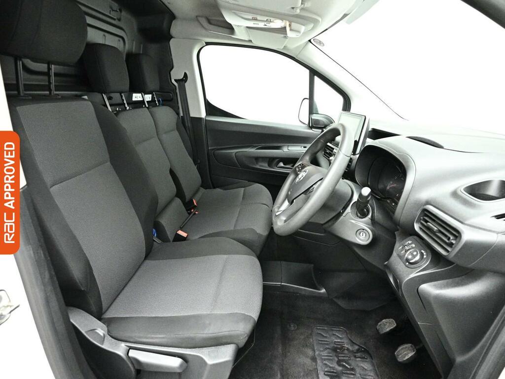 Vauxhall Combo 1.5 Turbo D 2300 Sportive Panel Van Man DN21XOW White #2