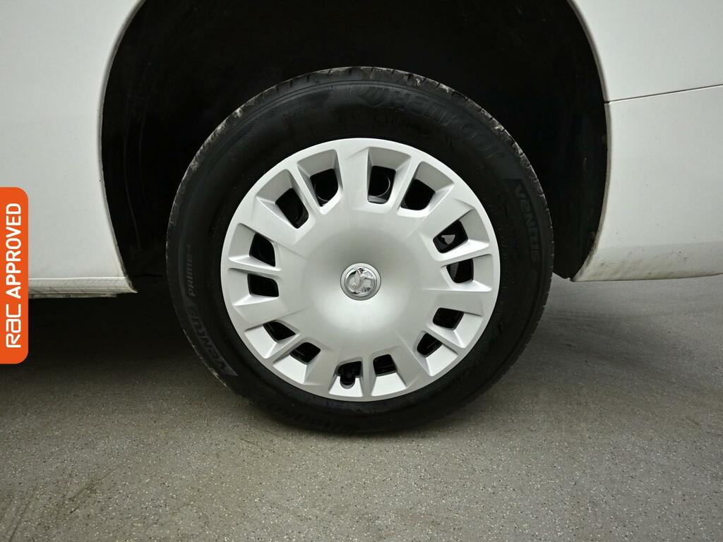 Vauxhall Combo 1.5 Turbo D 2300 Sportive Panel Van Man YP22CNA White #3