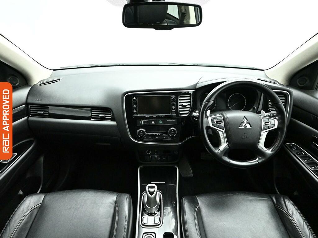 Mitsubishi Outlander 2.0H 12Kwh 4H Suv Plug-in Hybrid Cvt 4W White #2