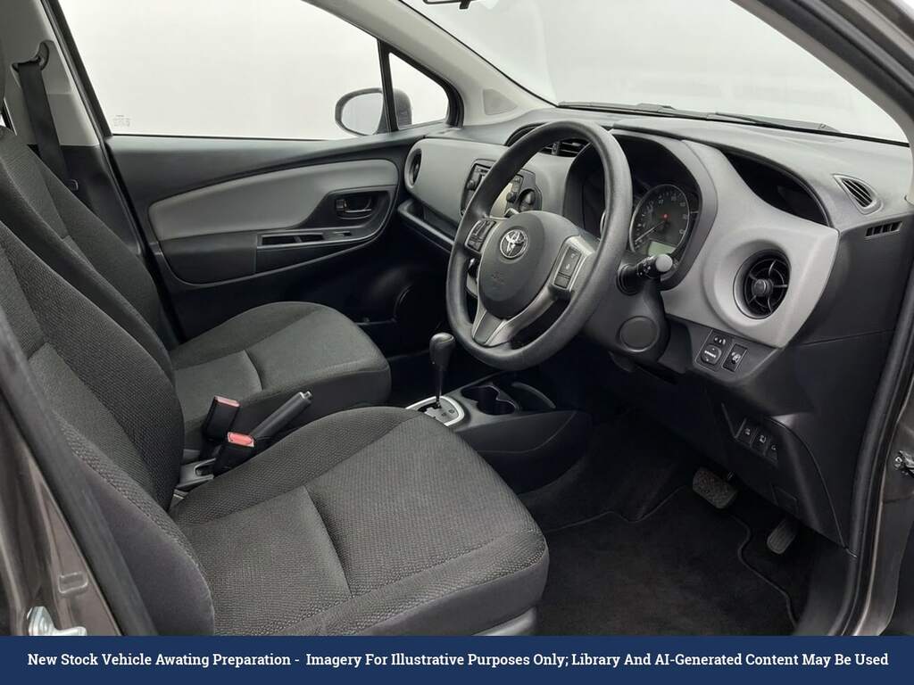 Toyota Yaris 1.5 Vvt-i Icon Grey #3
