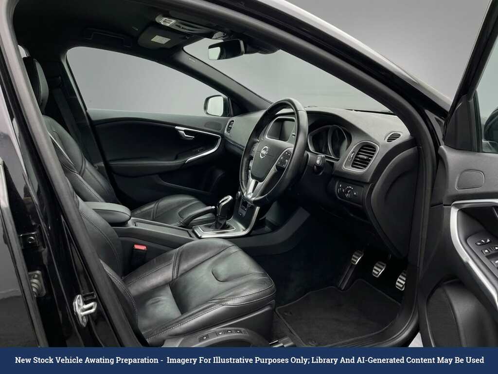Volvo V40 2.0 T2 R-design Edition Hatchback Manua Black #2