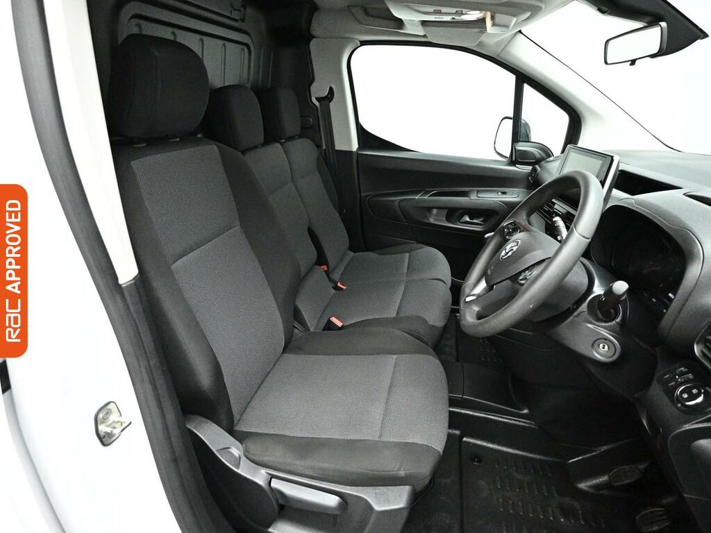 Vauxhall Combo 1.5 Turbo D 2300 Pro Panel Van 6Dr L DN23MBO White #2