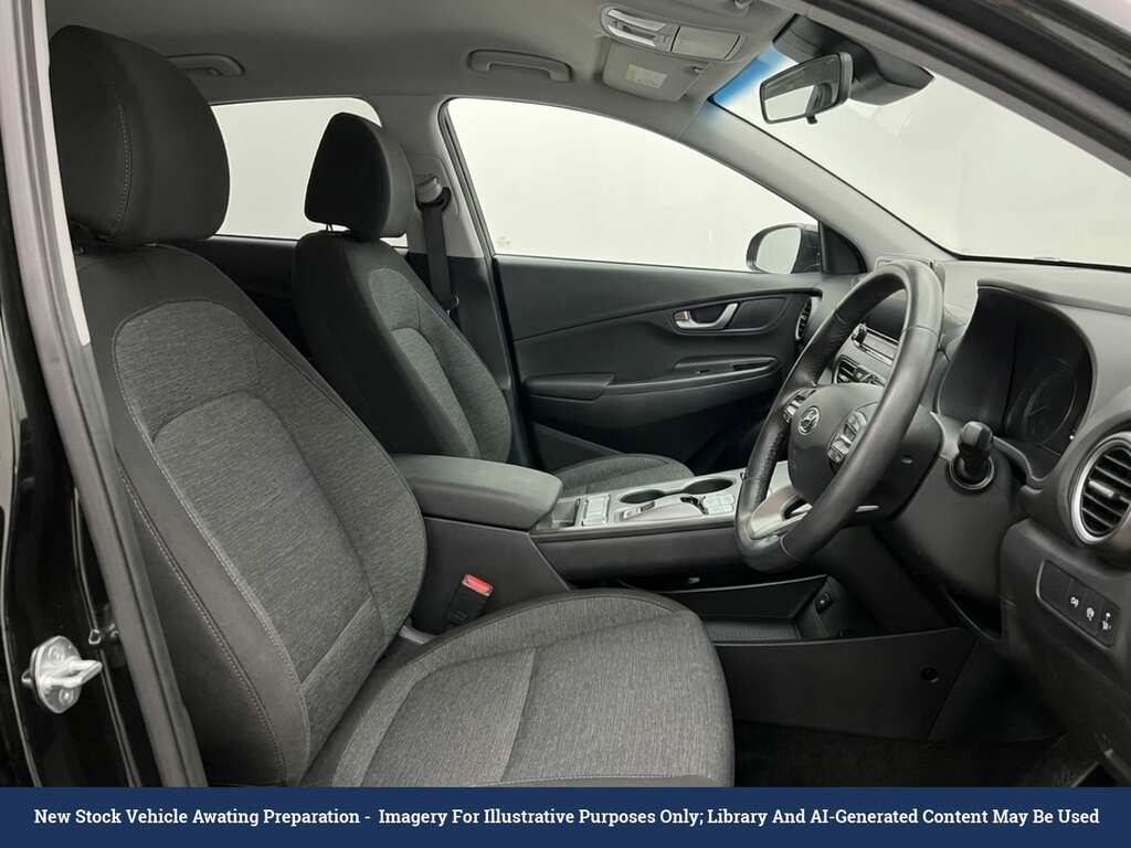 Hyundai Kona 64Kwh Premium Suv 10.5Kw Charge Black #3