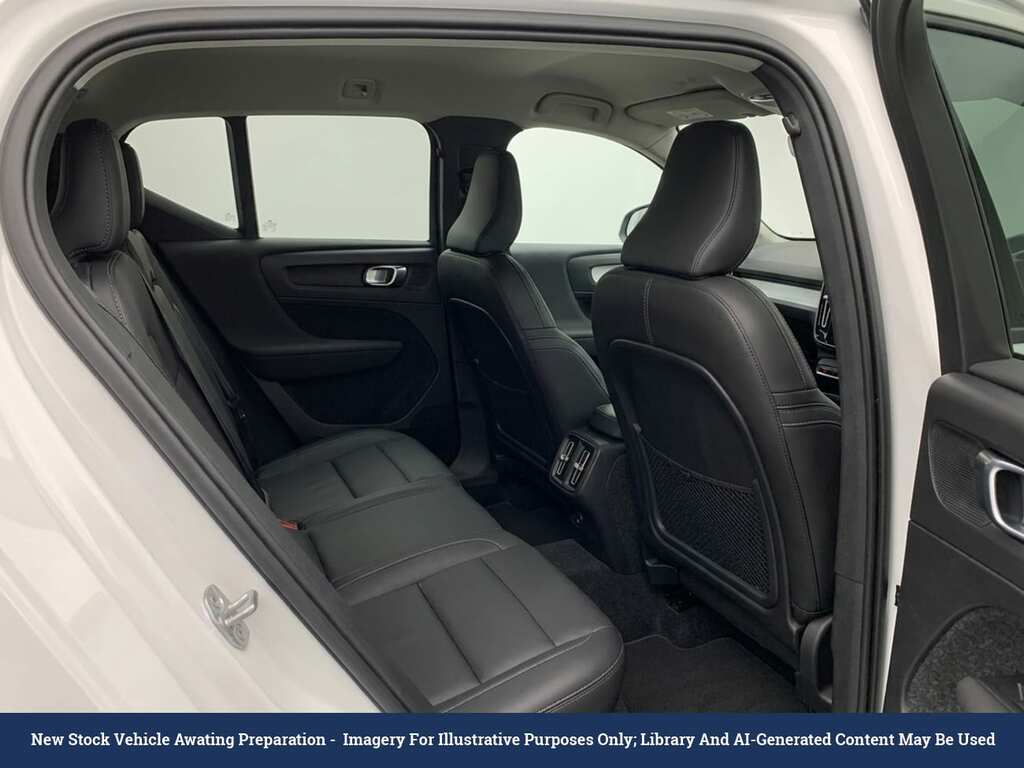Volvo XC40 Estate 2.0 T4 R Design Geartronic Black #4