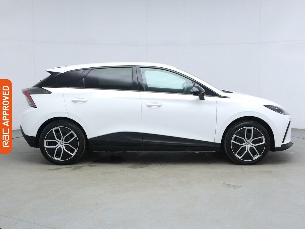 MG MG4 64Kwh Trophy Long Range Hatchback Aut FG74VFC White #5