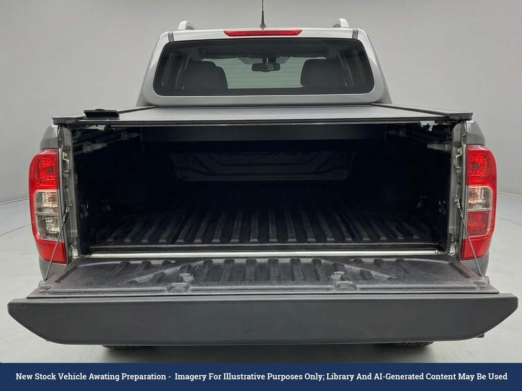 Nissan Navara 2.3 Dci N-guard Pickup Double Cab Grey #4