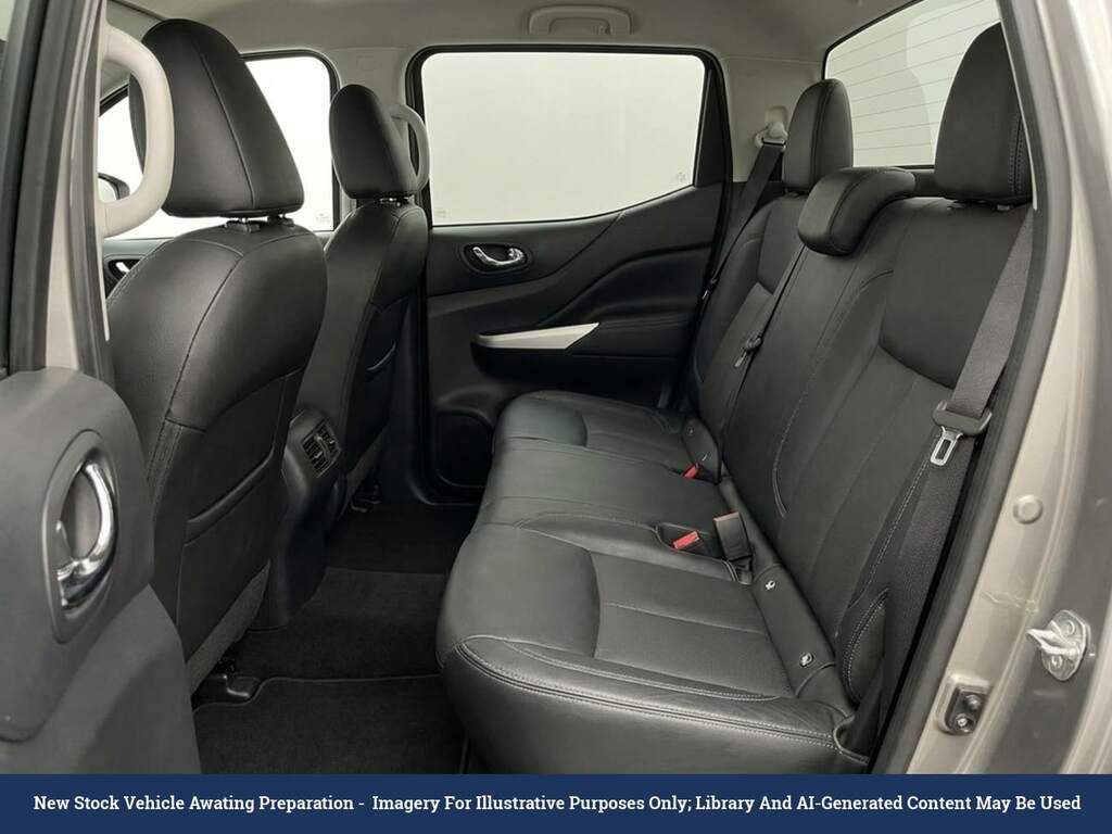 Nissan Navara 2.3 Dci N-guard Pickup Double Cab Grey #3