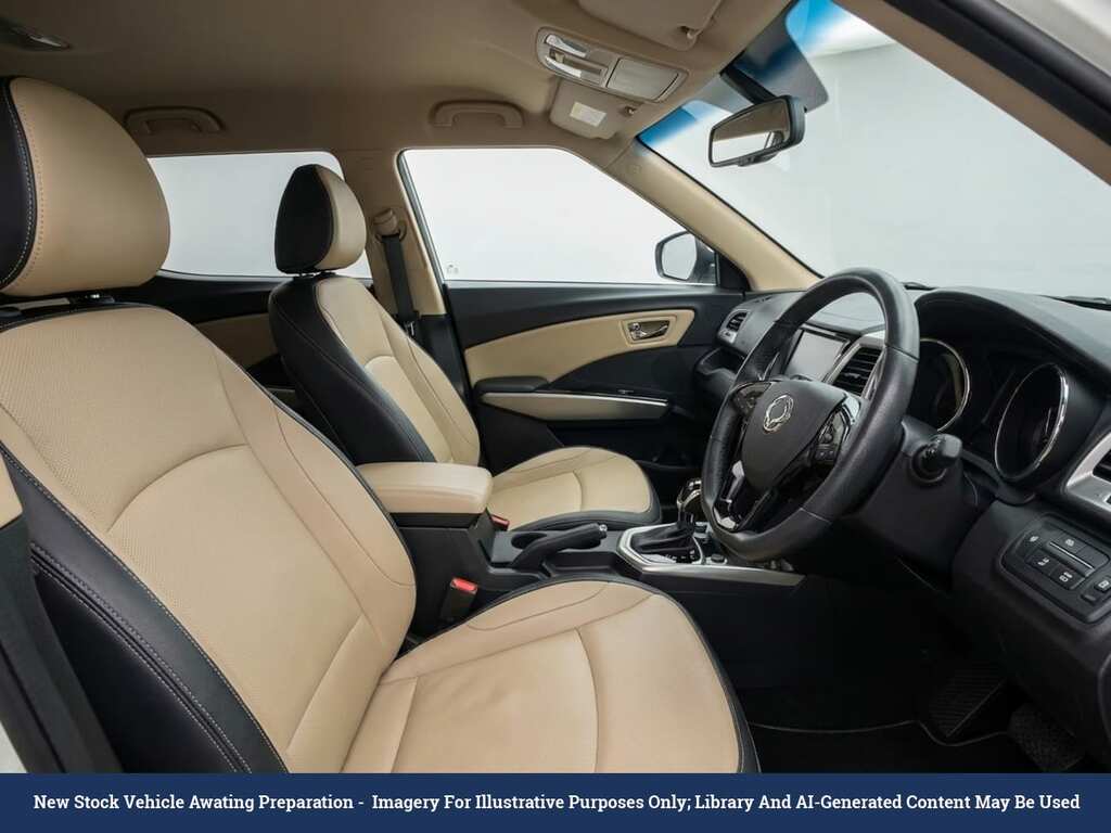 SsangYong Tivoli 1.6P Ultimate Suv Euro 6 Ss 12 Black #5